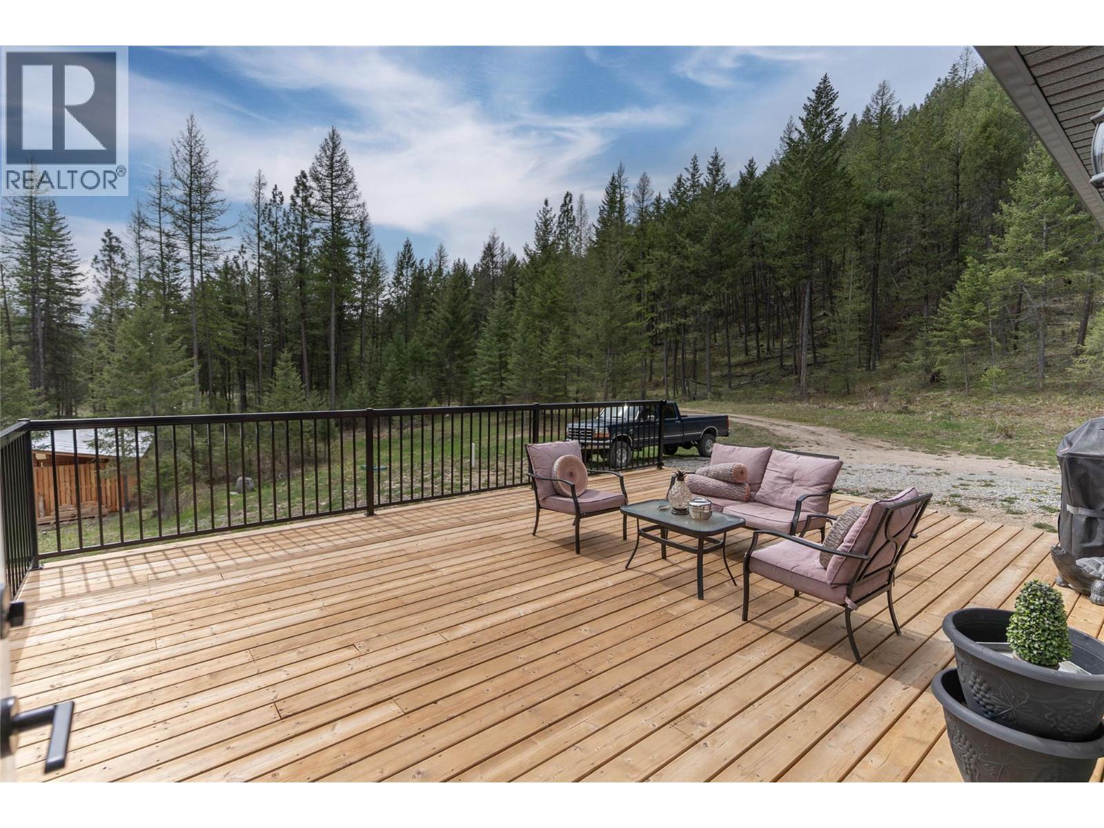 4165 93 Highway, Grasmere, BC - Outdoor With Deck Patio Veranda