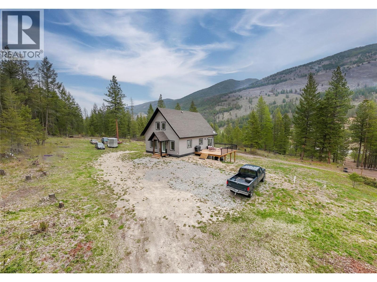 4165 93 Highway, Grasmere, BC - Outdoor With View