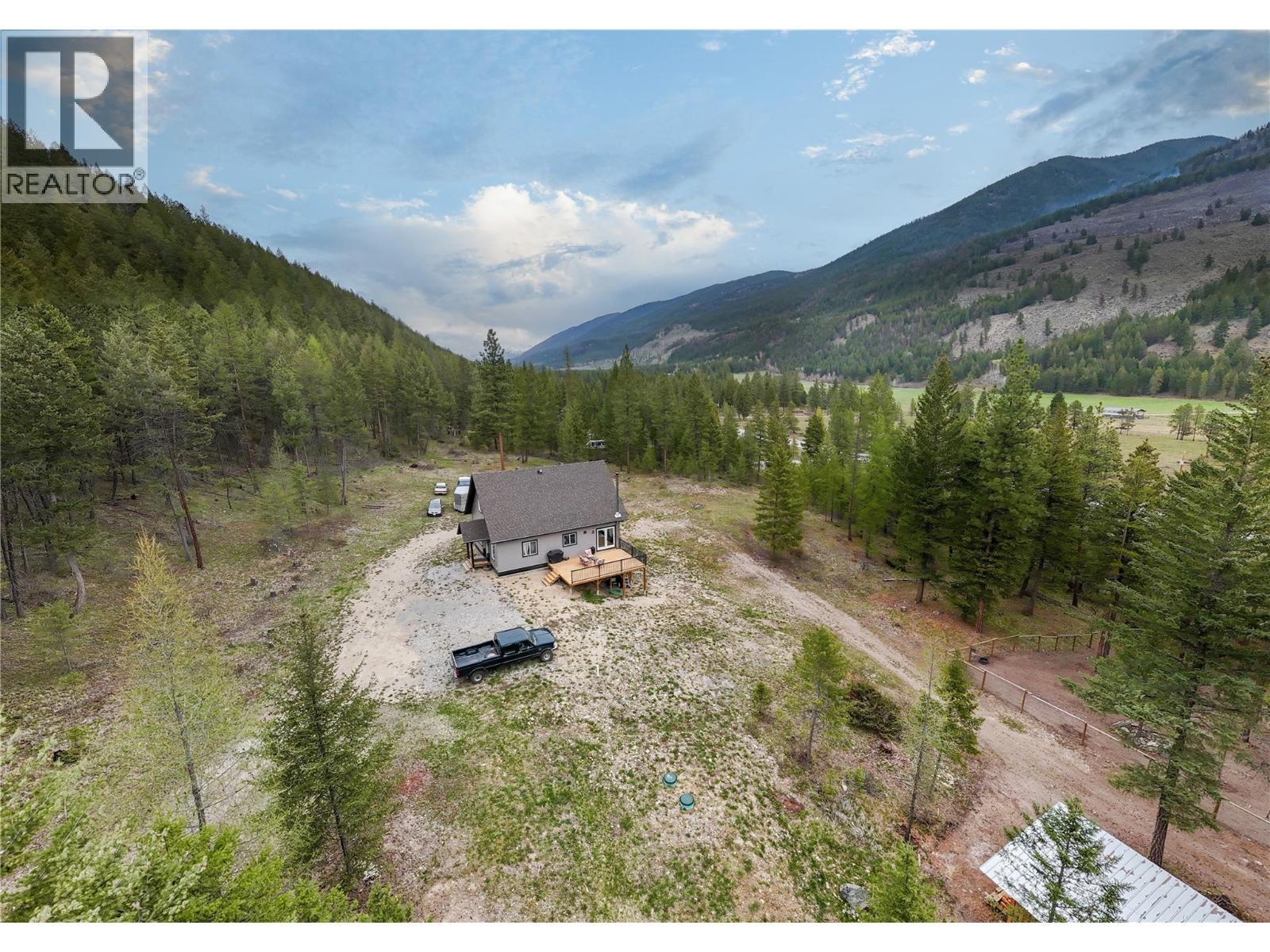 4165 93 Highway, Grasmere, BC - Outdoor With View