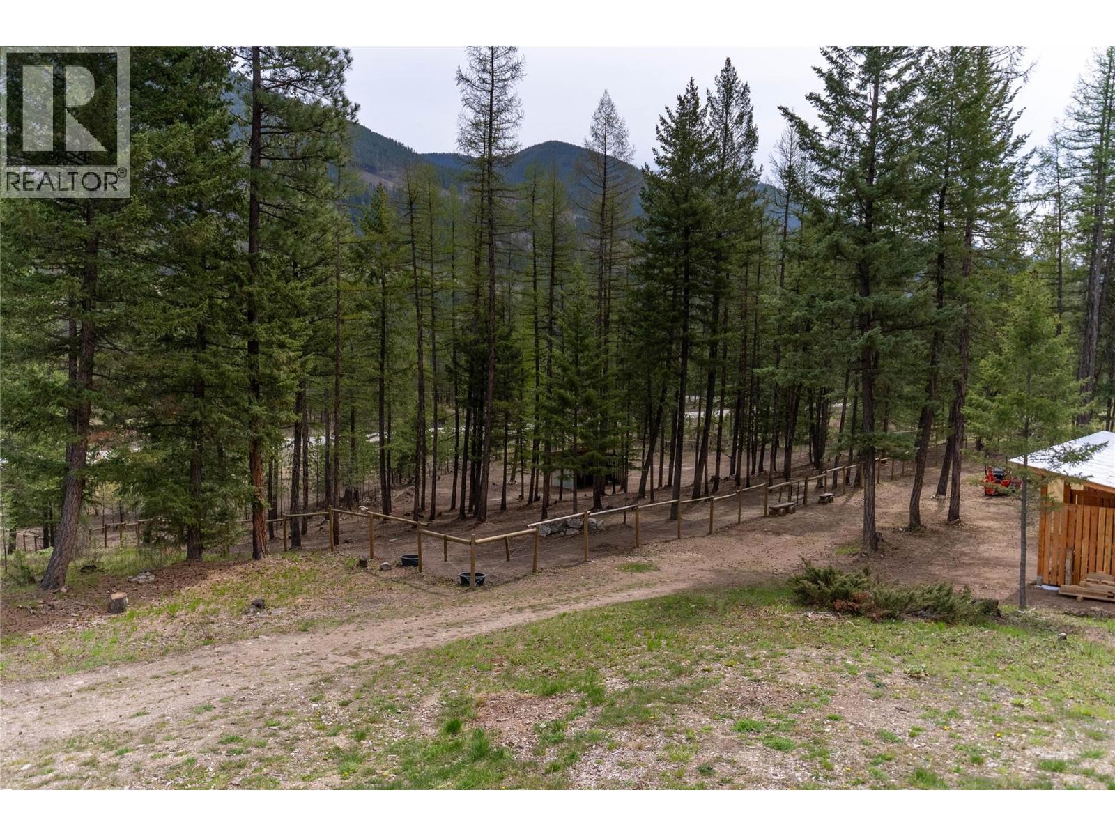 4165 93 Highway, Grasmere, BC - Outdoor With View