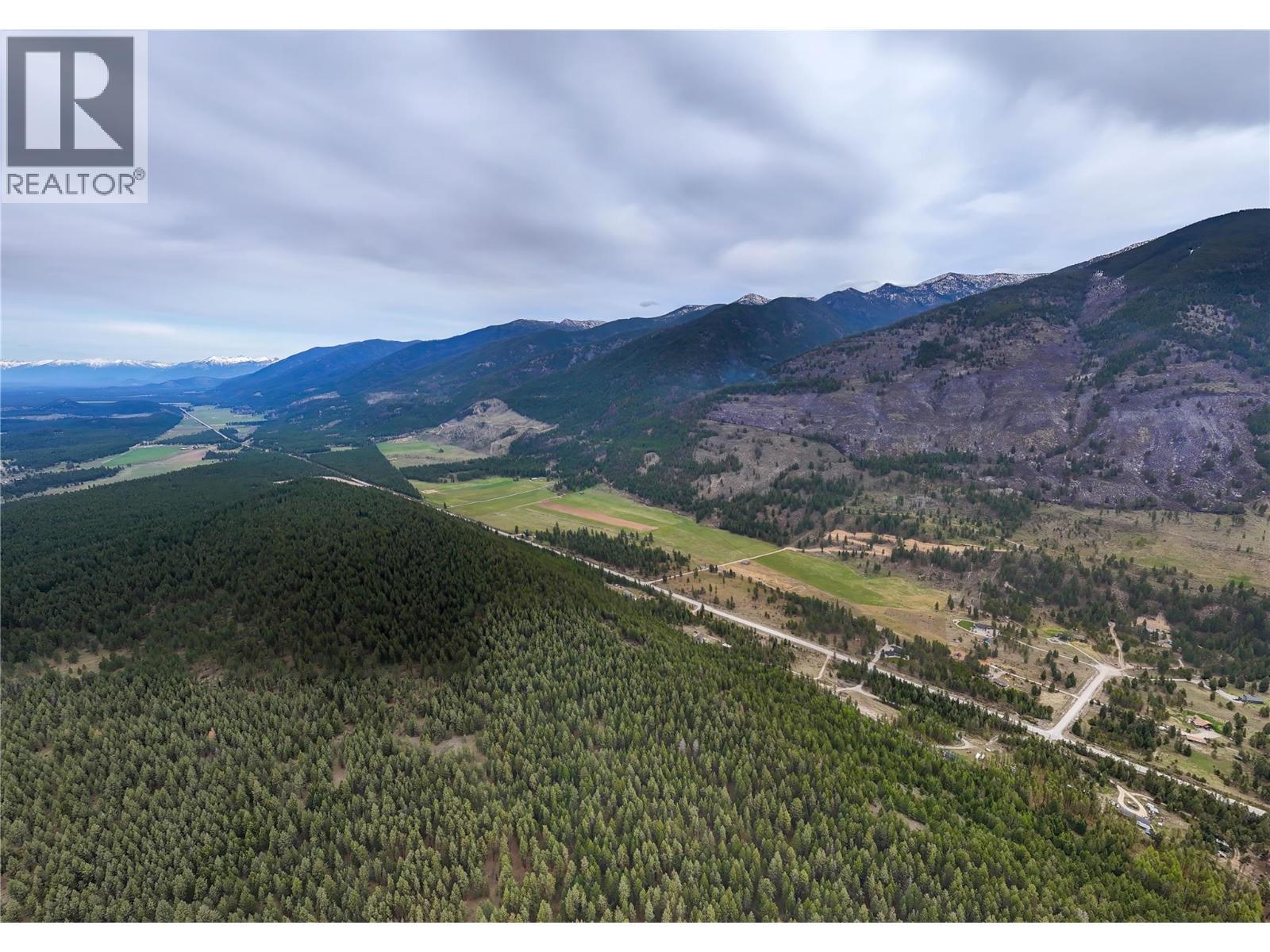 4165 93 Highway, Grasmere, BC - Outdoor With View