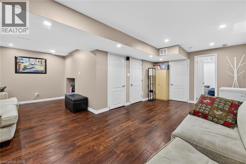 33 Panorama Way, Hamilton, ON - Indoor