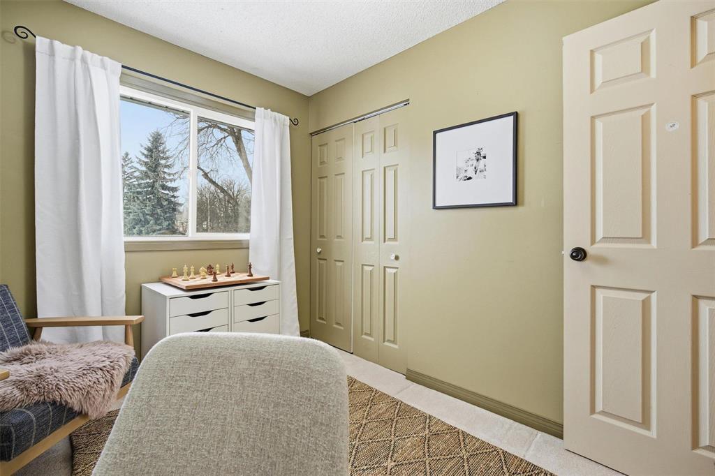3 Golden Willow Crescent, Winnipeg, MB - Indoor Photo Showing Bedroom
