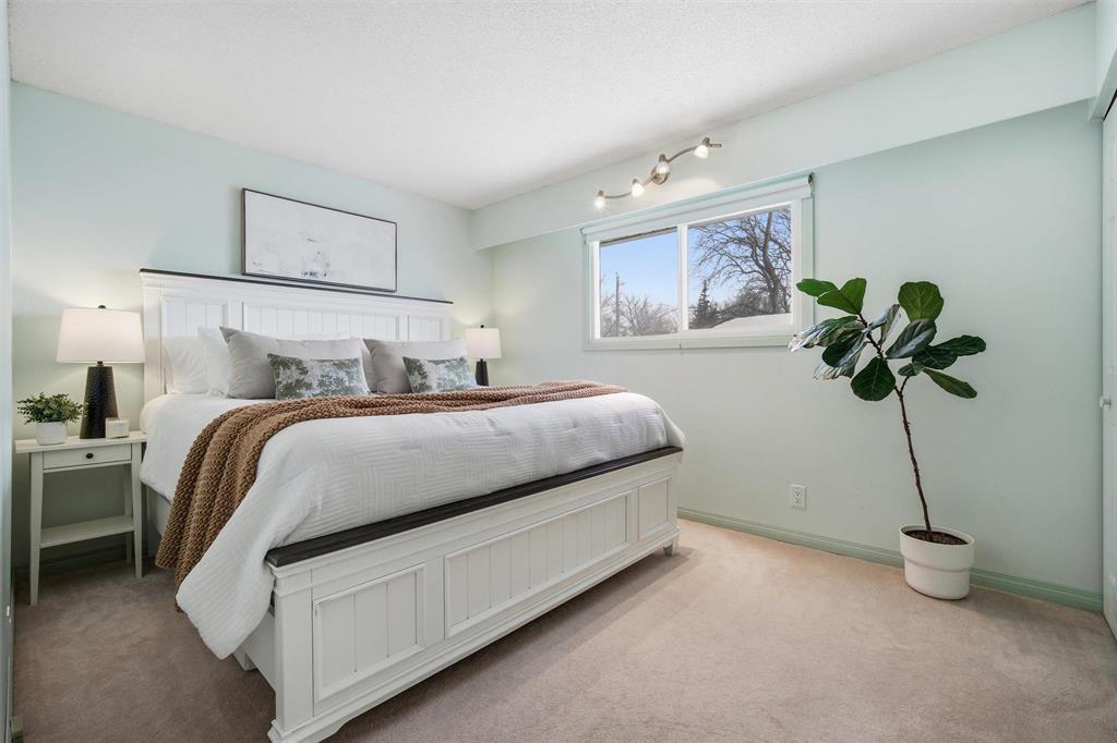 3 Golden Willow Crescent, Winnipeg, MB - Indoor Photo Showing Bedroom