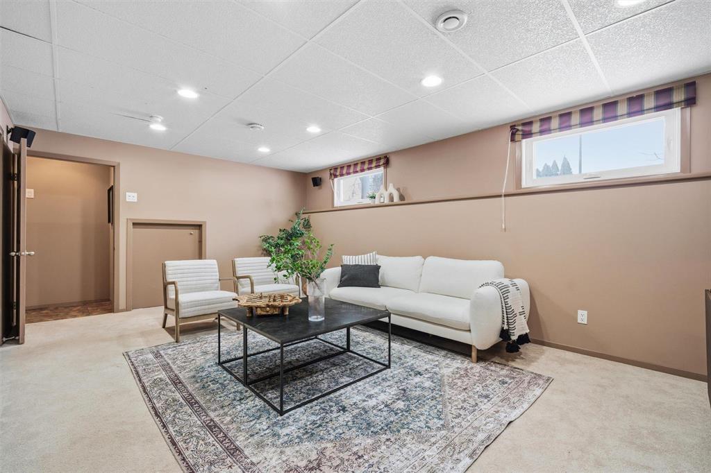 3 Golden Willow Crescent, Winnipeg, MB - Indoor Photo Showing Other Room