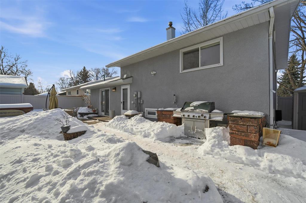 3 Golden Willow Crescent, Winnipeg, MB - Outdoor With Exterior