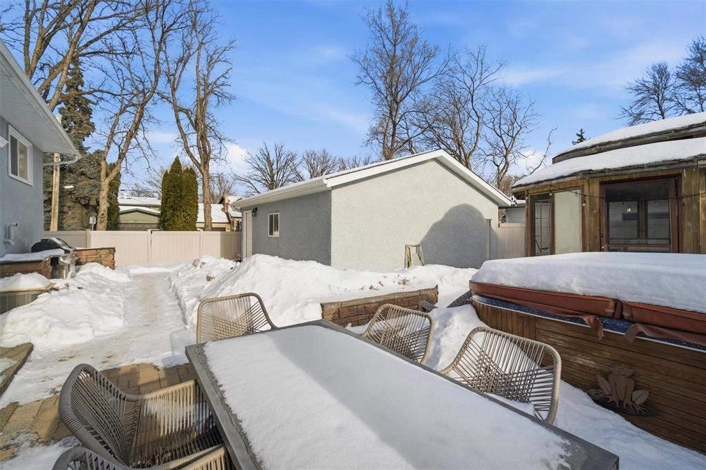 3 Golden Willow Crescent, Winnipeg, MB - Outdoor