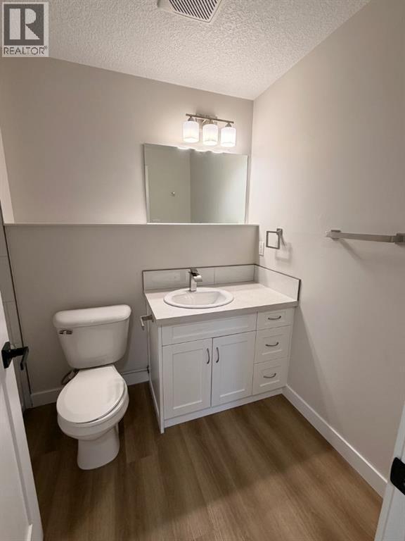 4834 62 Avenue, Taber, AB - Indoor Photo Showing Bathroom