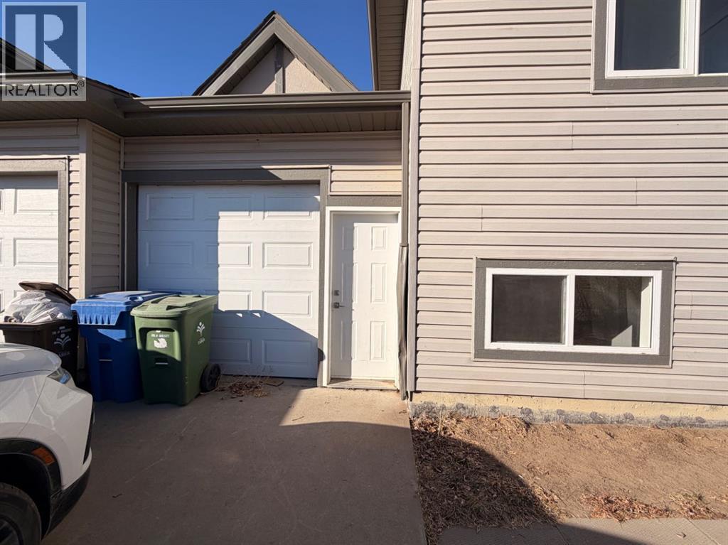 4834 62 Avenue, Taber, AB - Outdoor With Exterior