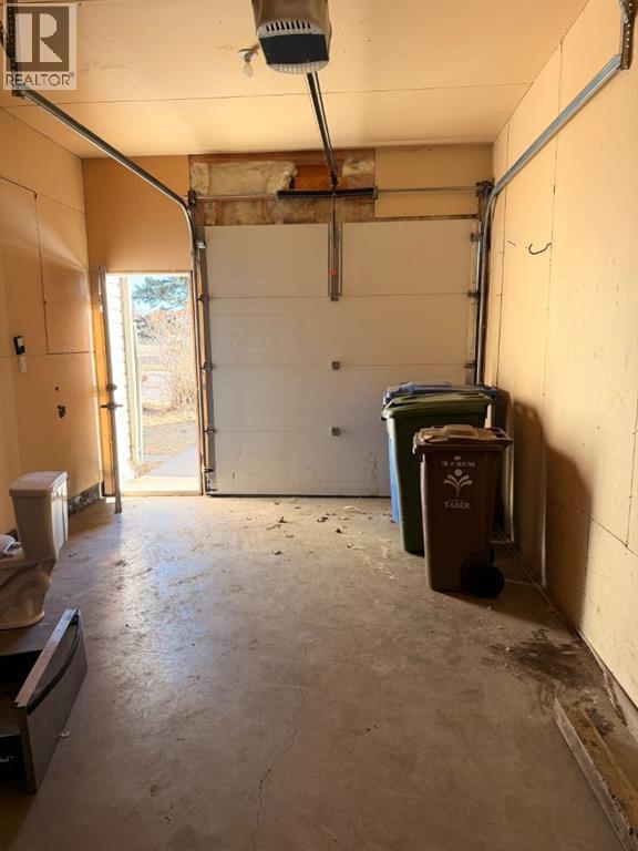4834 62 Avenue, Taber, AB - Indoor Photo Showing Garage