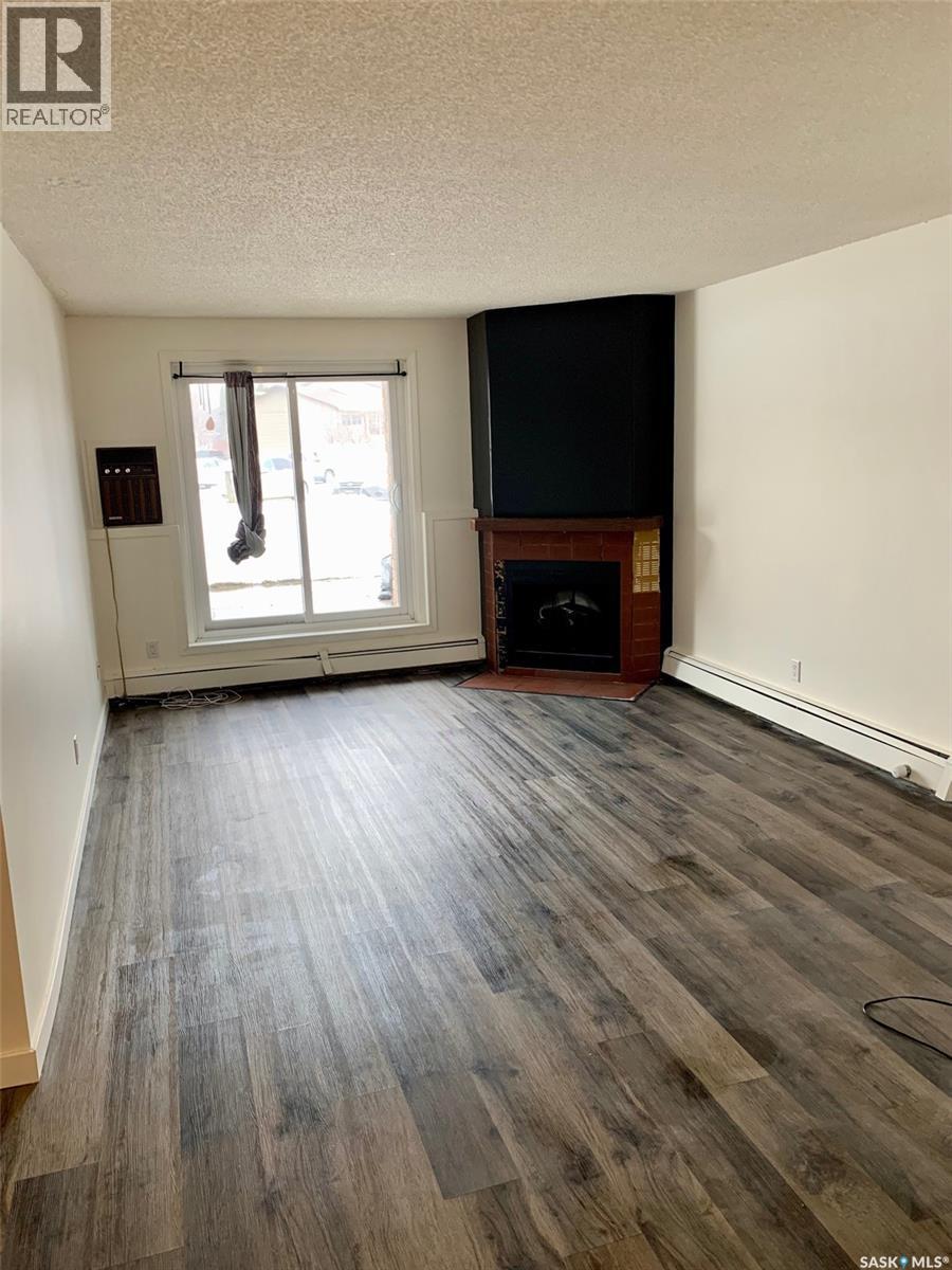 104 802D Kingsmere Boulevard, Saskatoon, SK - Indoor Photo Showing Living Room