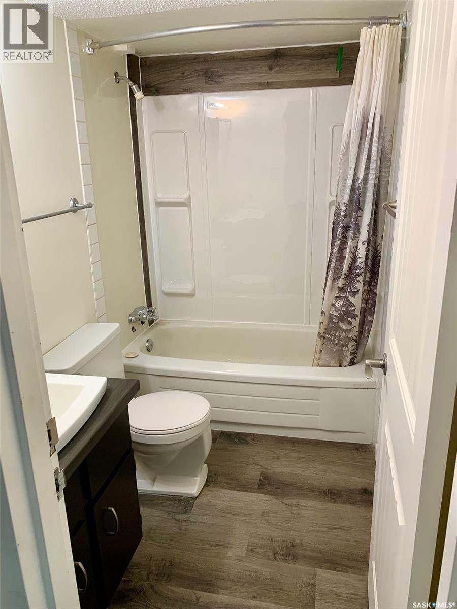 104 802D Kingsmere Boulevard, Saskatoon, SK - Indoor Photo Showing Bathroom