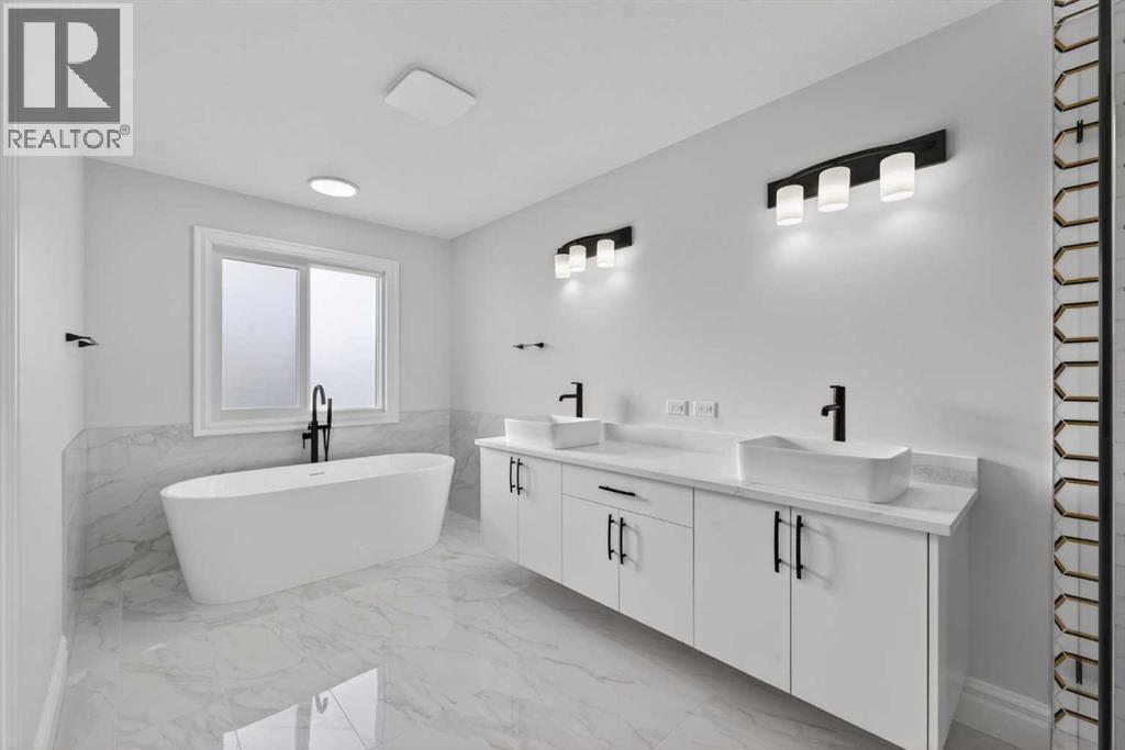 98 Waterford Crescent, Chestermere, AB - Indoor Photo Showing Bathroom