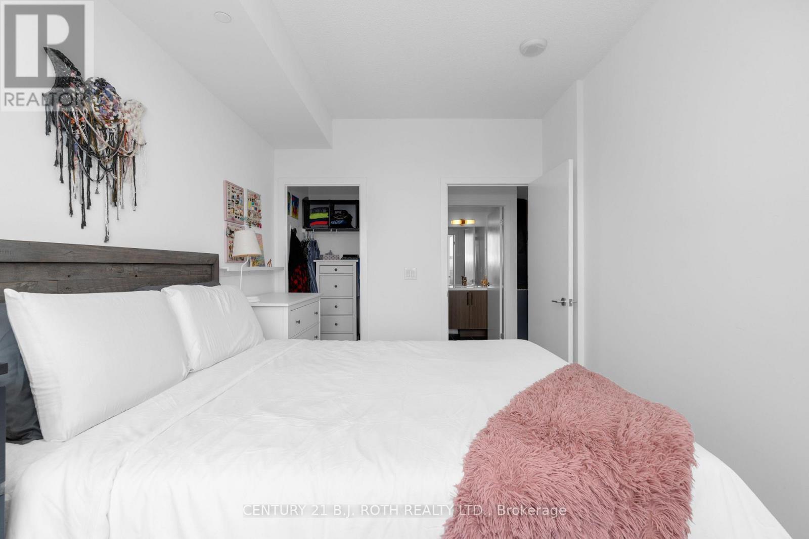 1507 - 85 Duke Street W, Kitchener, ON - Indoor Photo Showing Bedroom