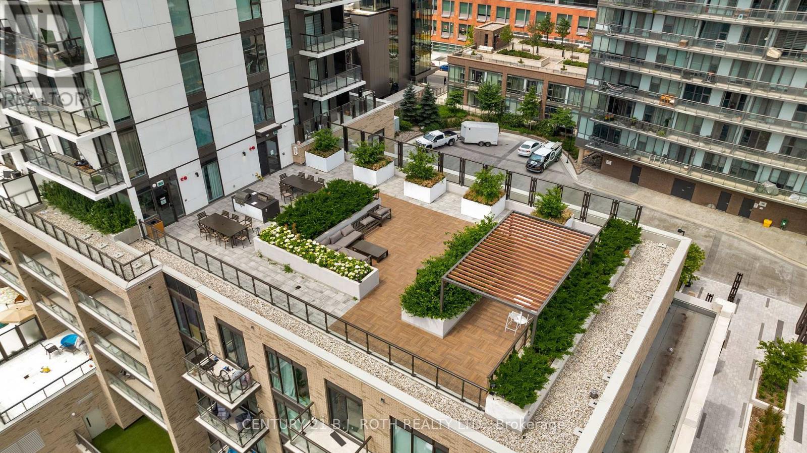 1507 - 85 Duke Street W, Kitchener, ON - Outdoor