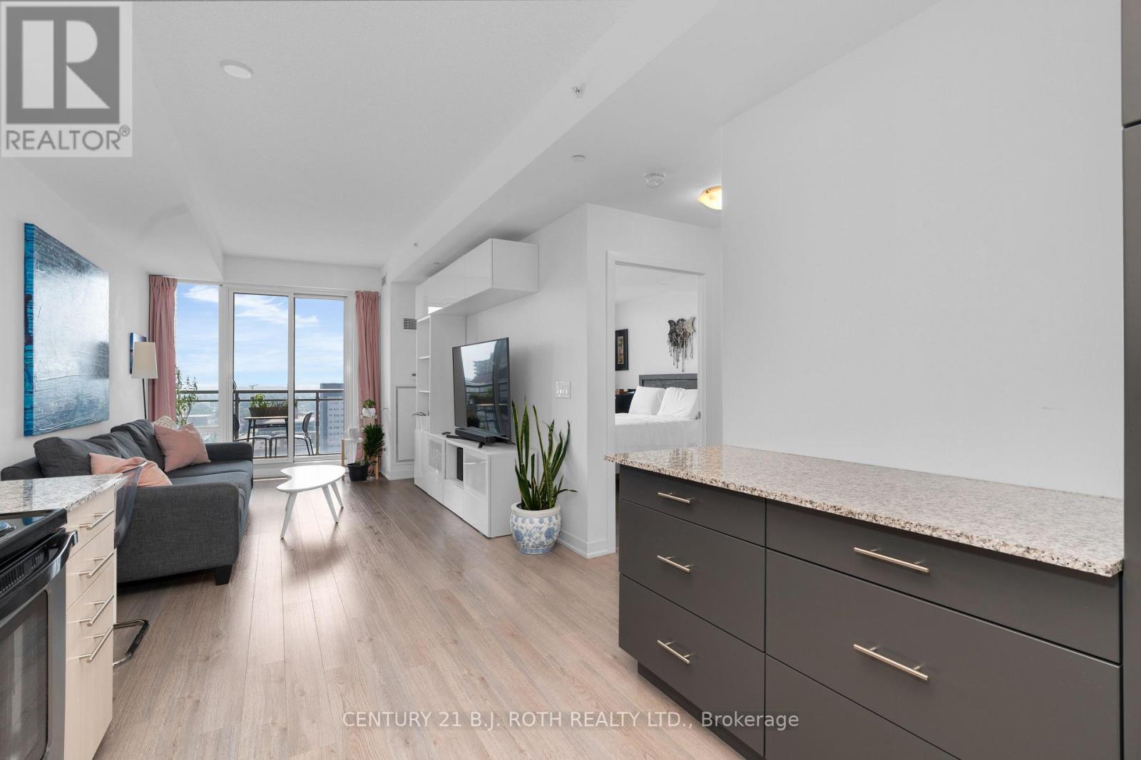 1507 - 85 Duke Street W, Kitchener, ON - Indoor