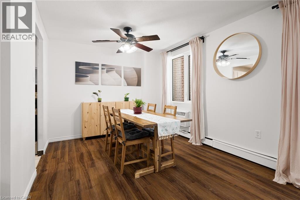279 Chandler Drive Unit# 203, Kitchener, ON - Indoor Photo Showing Dining Room
