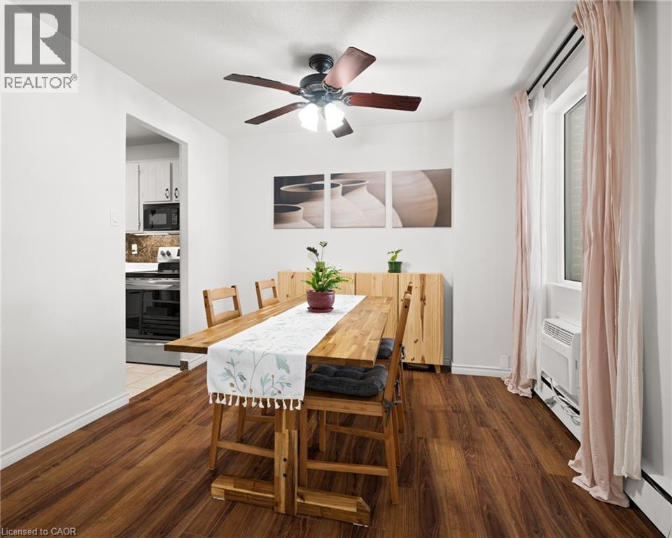 279 Chandler Drive Unit# 203, Kitchener, ON - Indoor Photo Showing Dining Room