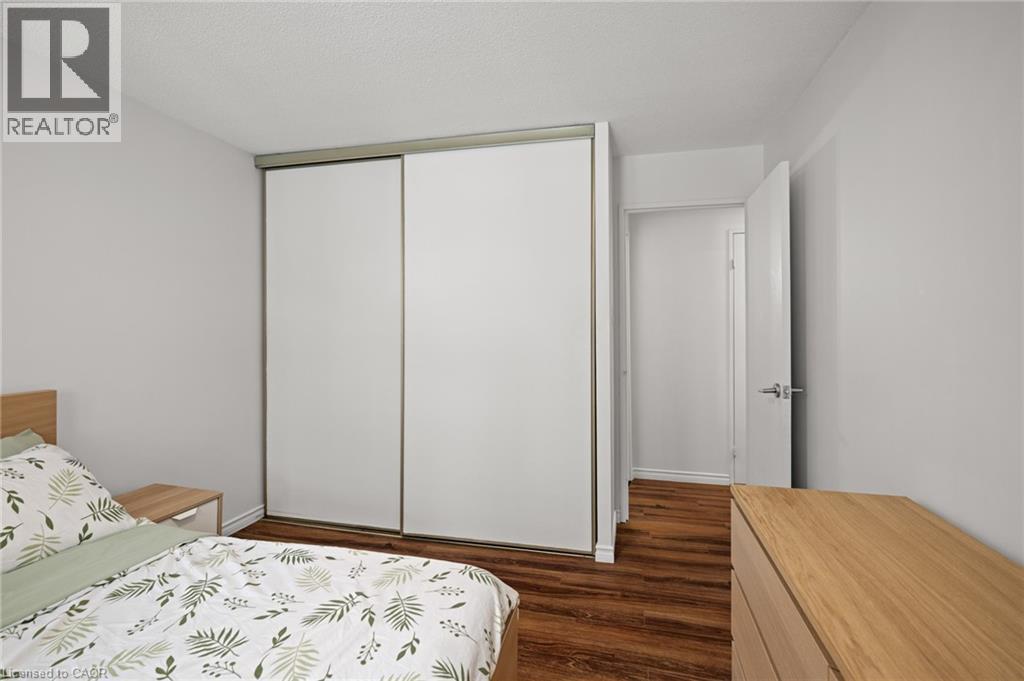 279 Chandler Drive Unit# 203, Kitchener, ON - Indoor Photo Showing Bedroom