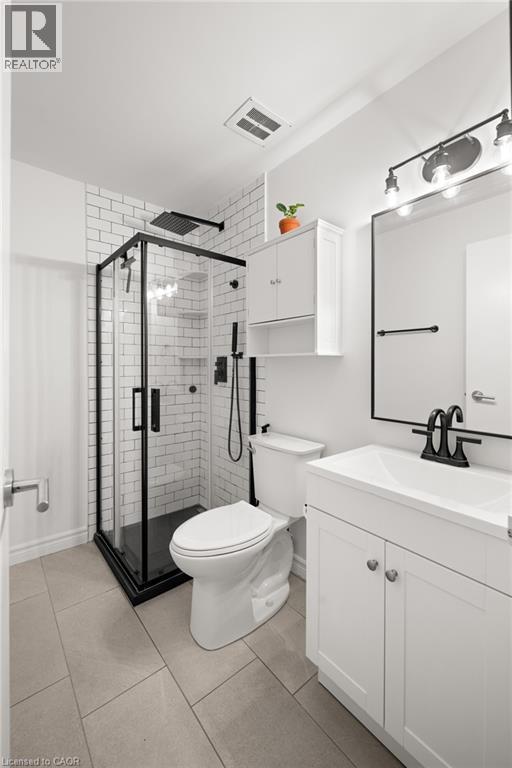 279 Chandler Drive Unit# 203, Kitchener, ON - Indoor Photo Showing Bathroom