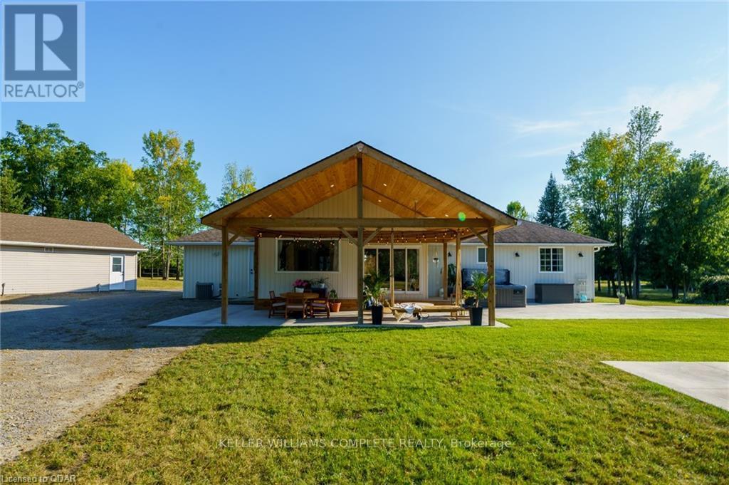 16 Bonisteel Road, Quinte West, ON - Outdoor