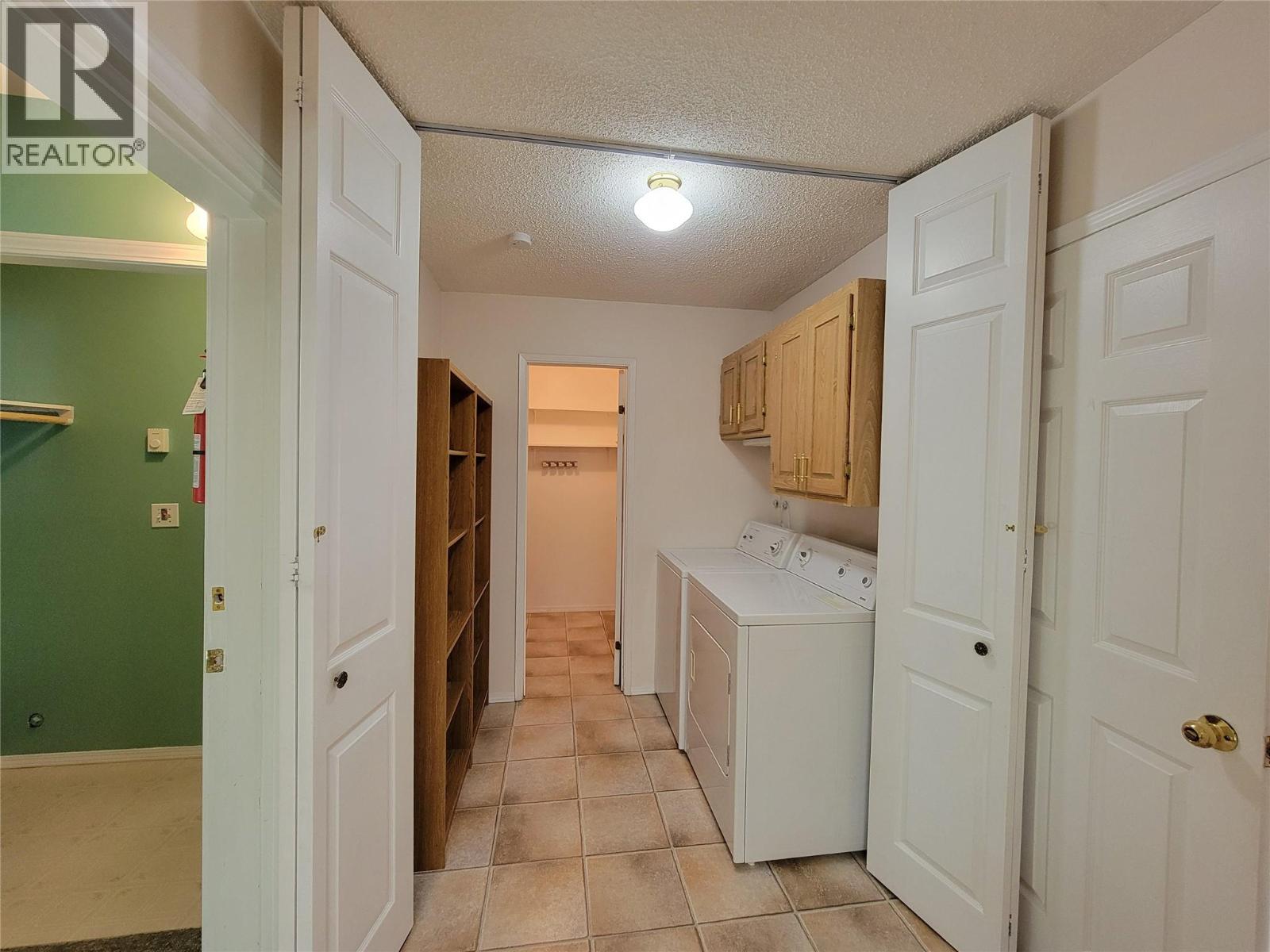 604 11Th Avenue, Keremeos, BC - Indoor Photo Showing Laundry Room
