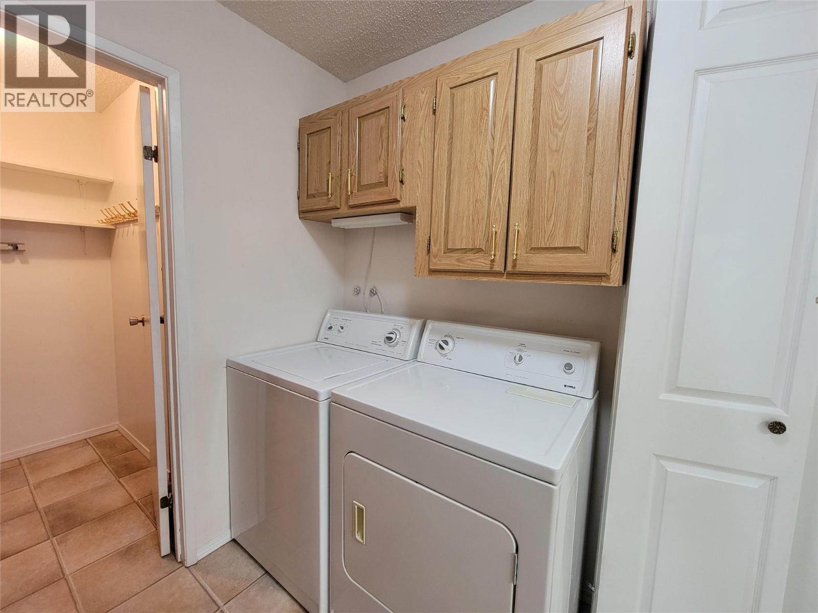 604 11Th Avenue, Keremeos, BC - Indoor Photo Showing Laundry Room