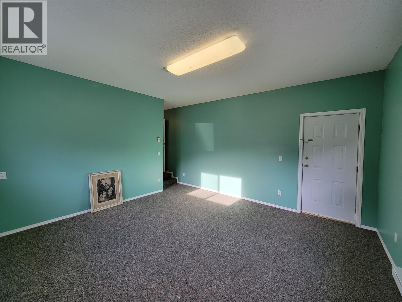 604 11Th Avenue, Keremeos, BC - Indoor