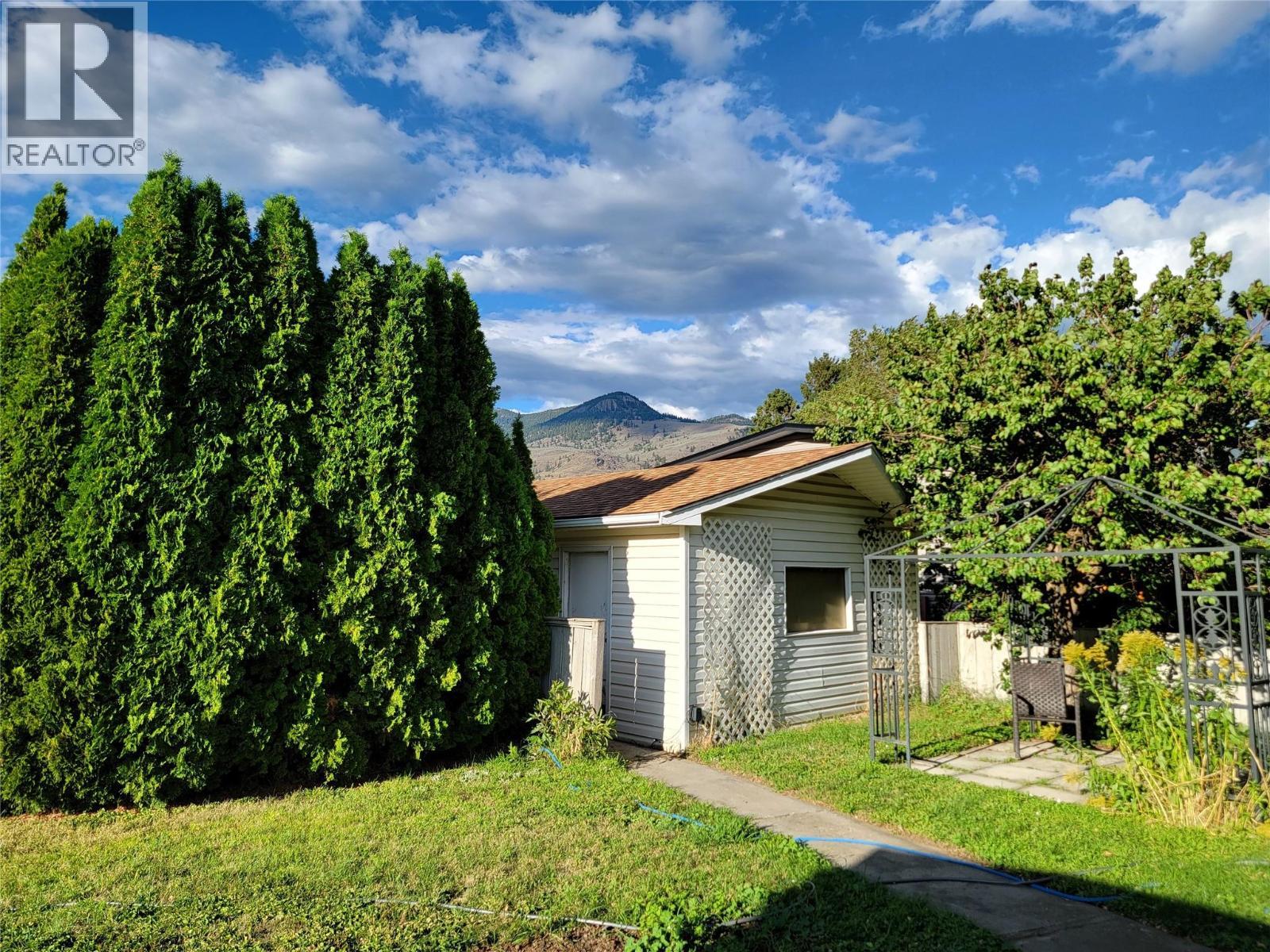 604 11Th Avenue, Keremeos, BC - Outdoor