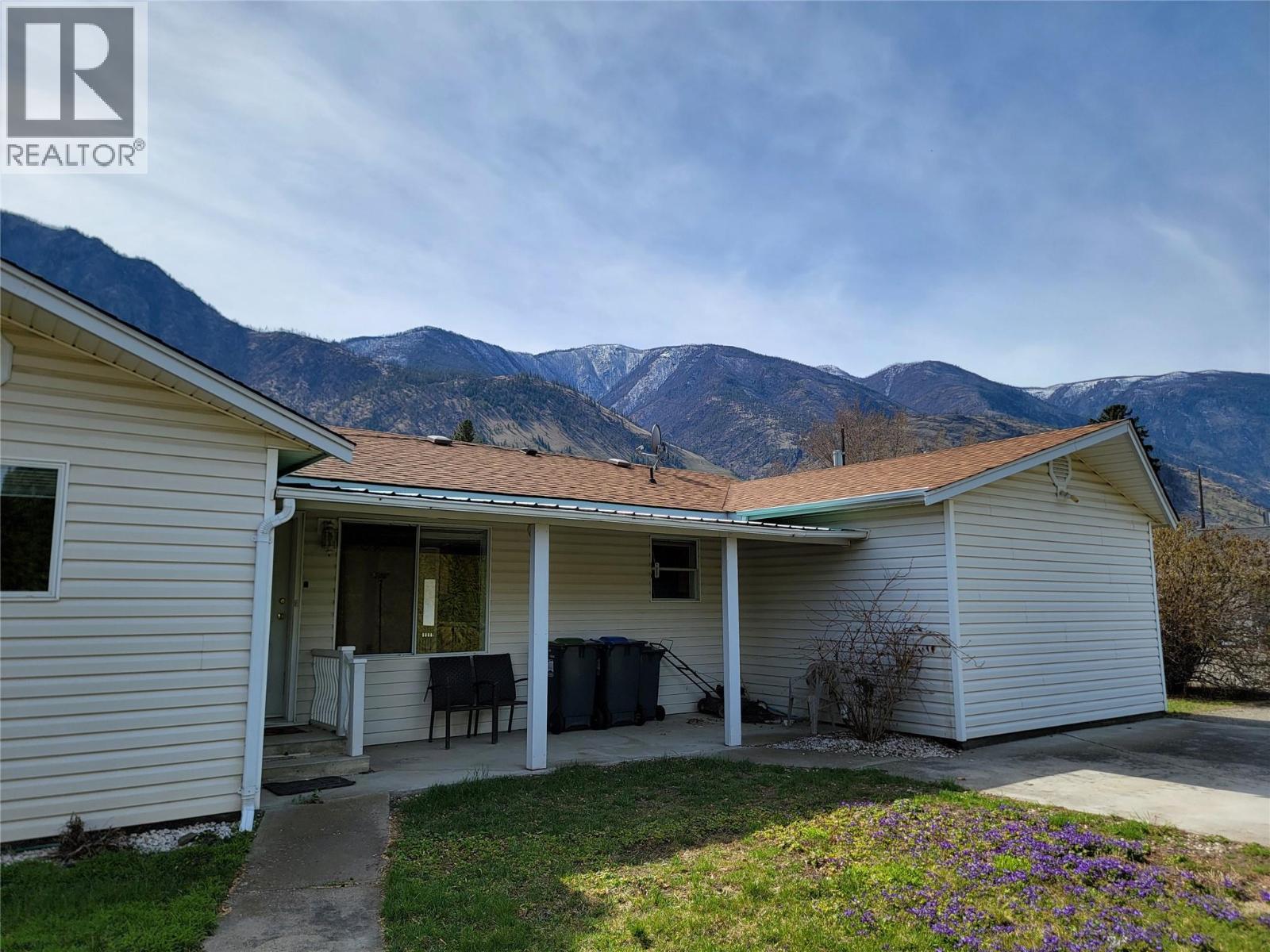 604 11Th Avenue, Keremeos, BC - Outdoor With Deck Patio Veranda