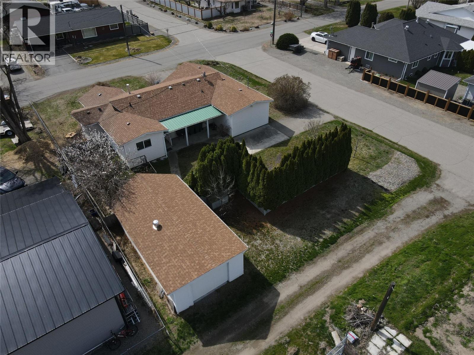 604 11Th Avenue, Keremeos, BC - Outdoor