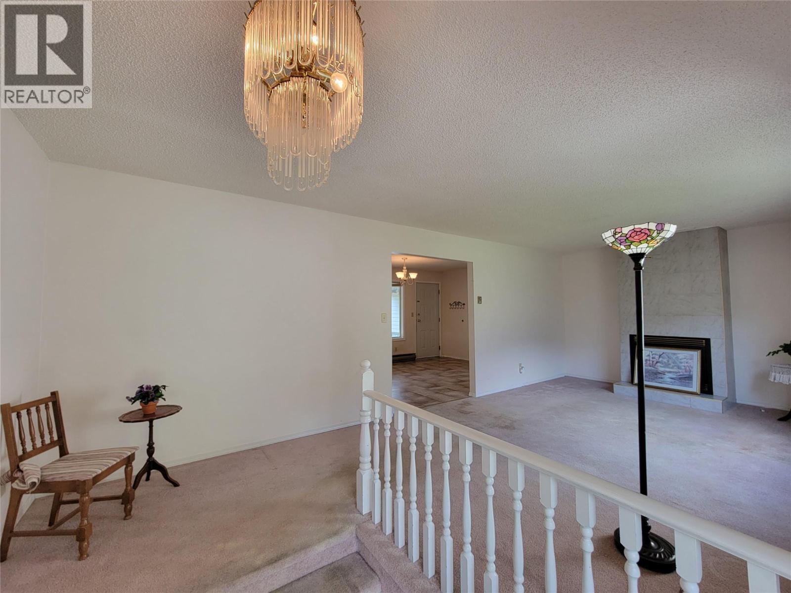 604 11Th Avenue, Keremeos, BC - Indoor Photo Showing Other Room