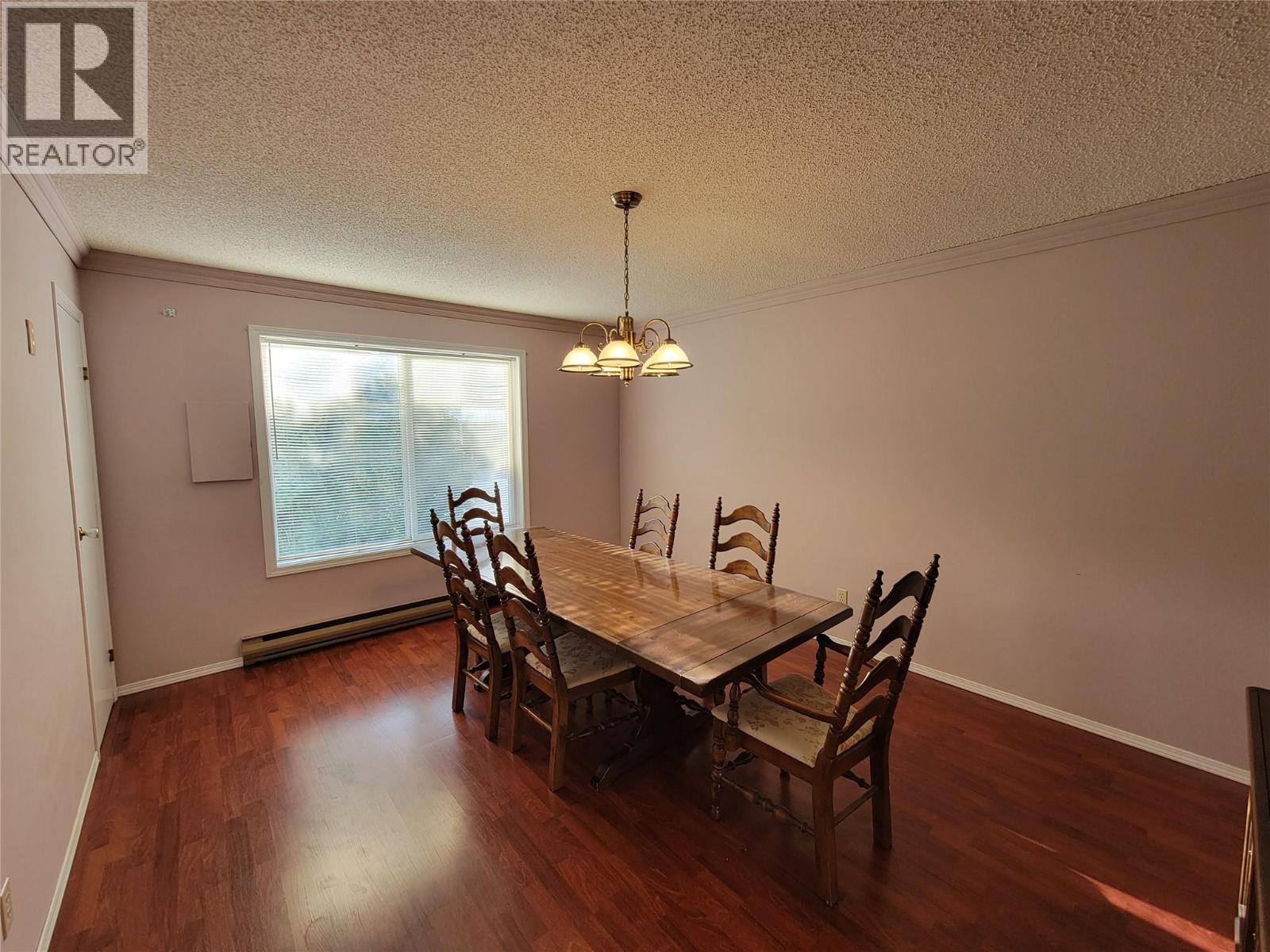 604 11Th Avenue, Keremeos, BC - Indoor Photo Showing Dining Room