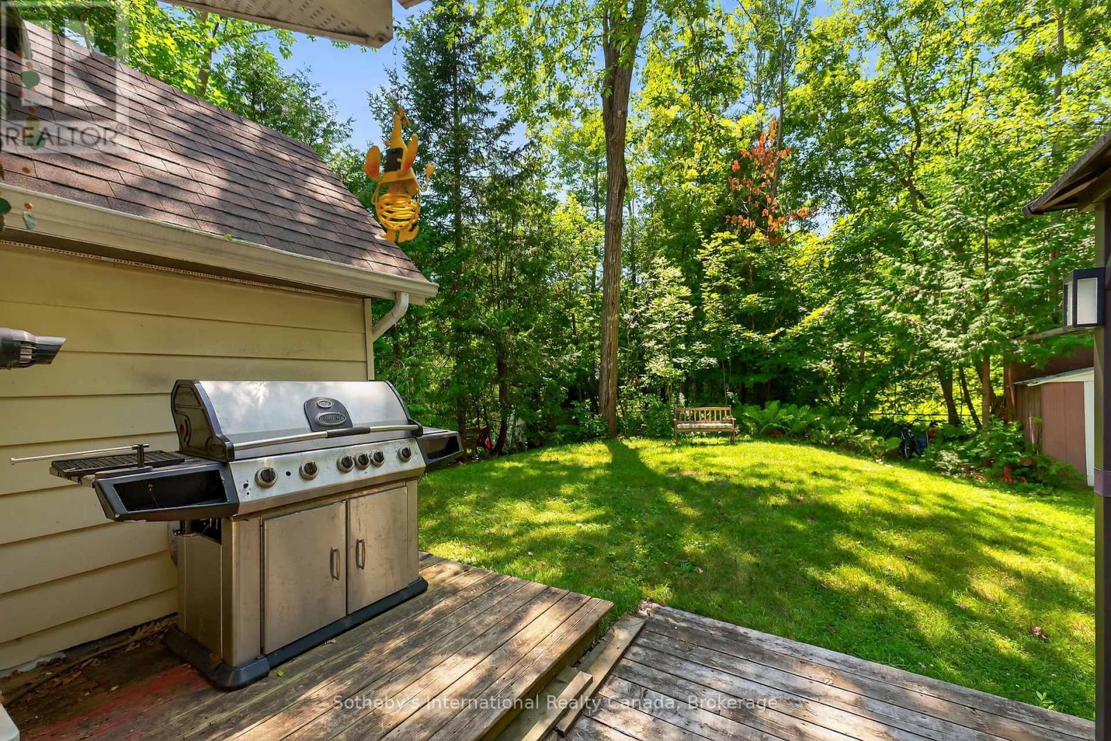 Vermont castings bbq included - 14 Domar Road, Tiny, ON - Outdoor With Exterior
