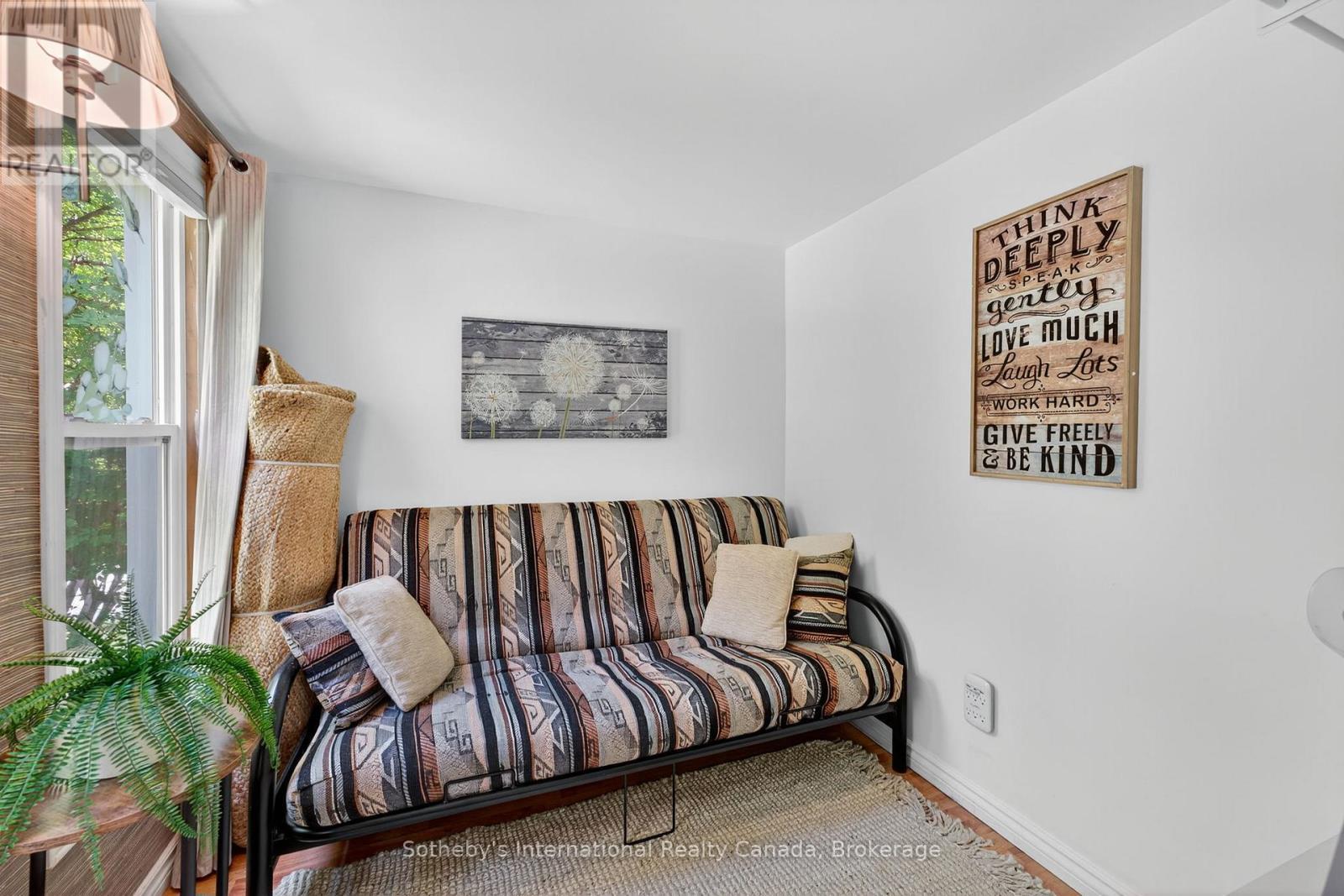 Front bedroom - 3rd bedroom - 14 Domar Road, Tiny, ON - Indoor