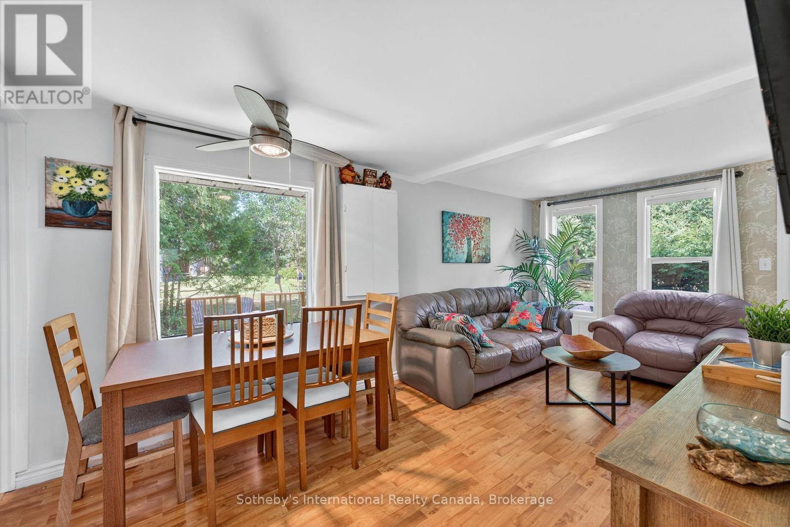 Open concept living and dining - 14 Domar Road, Tiny, ON - Indoor