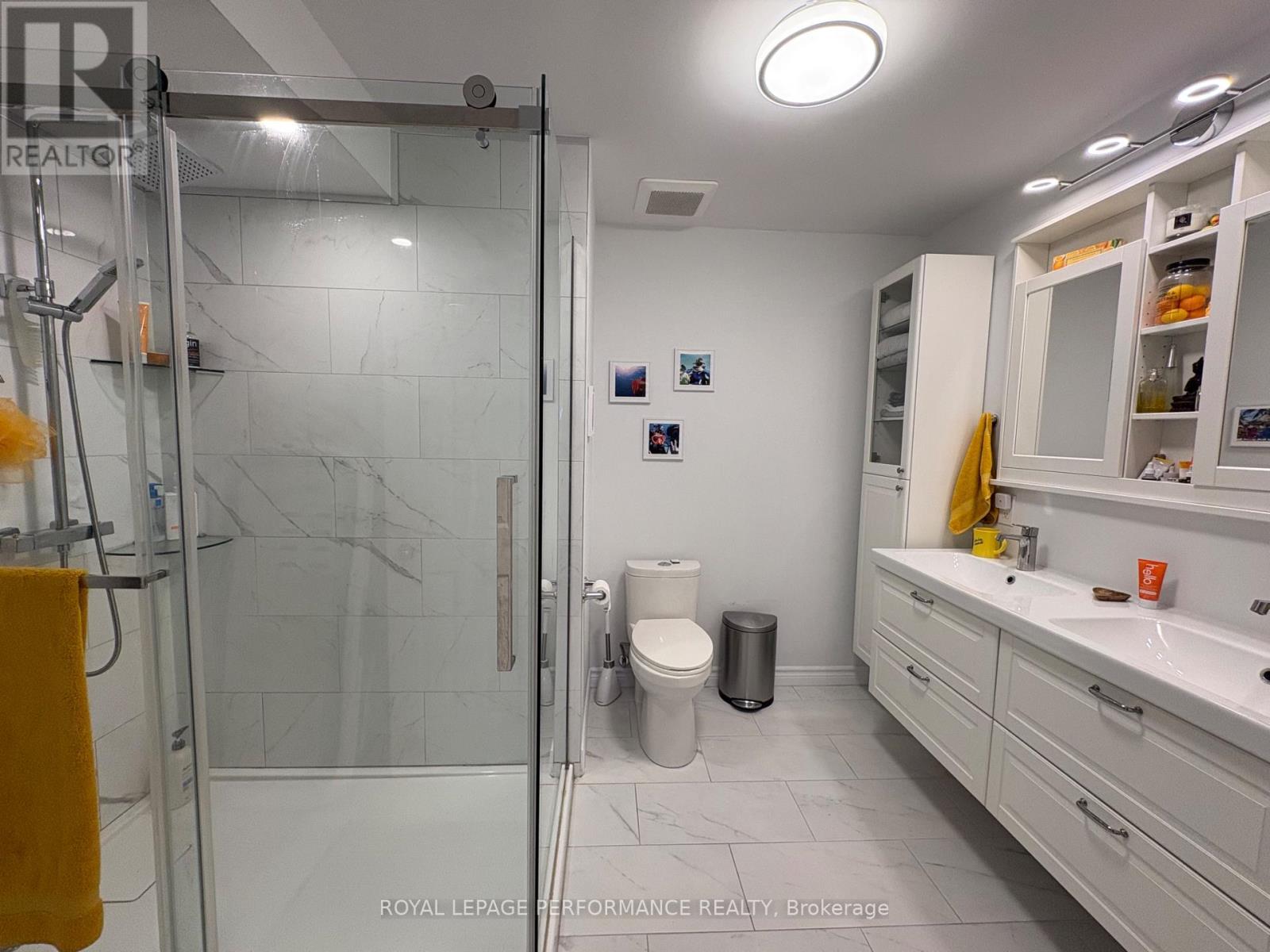 104 Blackburn Avenue, Ottawa, ON - Indoor Photo Showing Bathroom