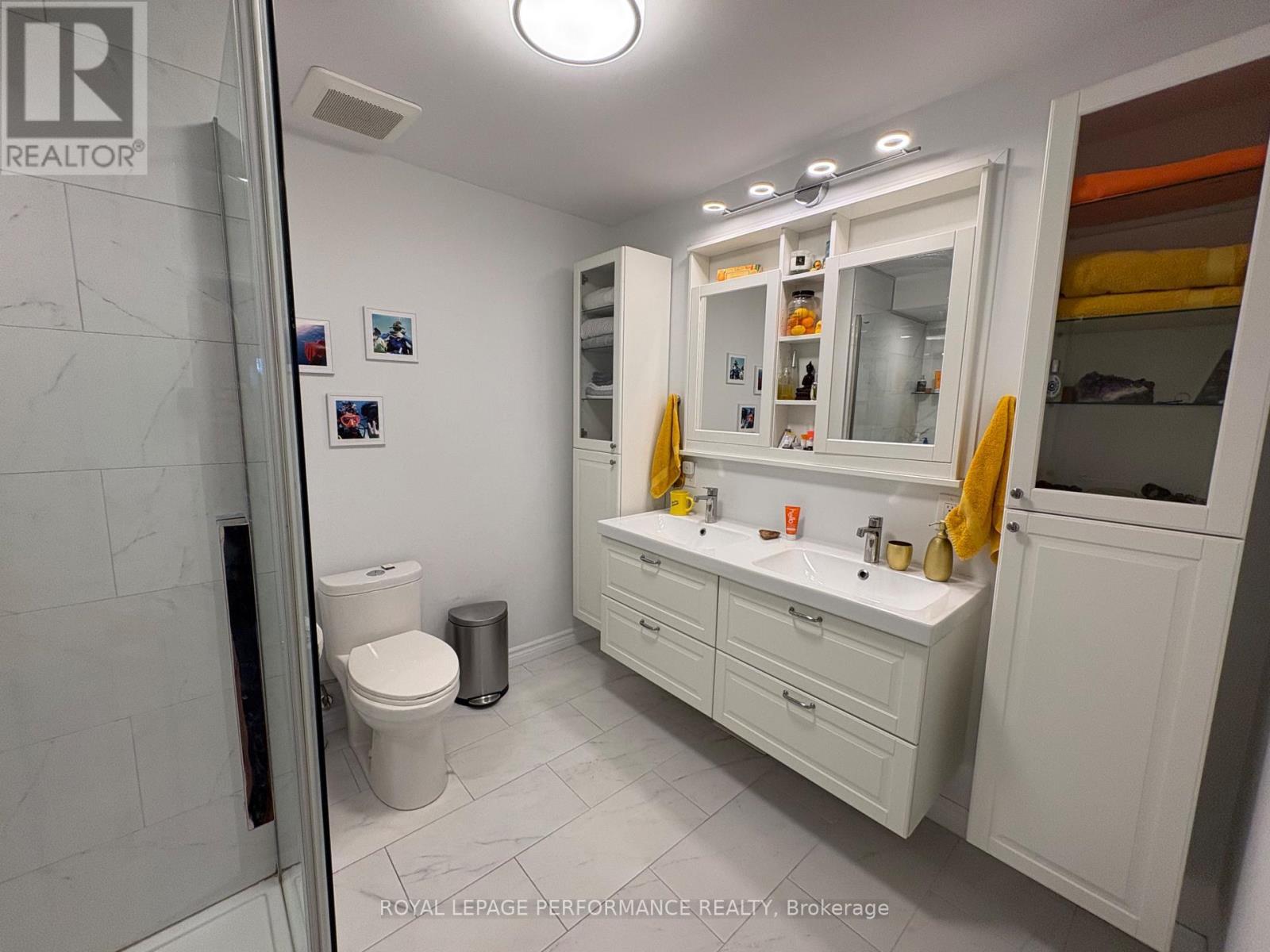 104 Blackburn Avenue, Ottawa, ON - Indoor Photo Showing Bathroom