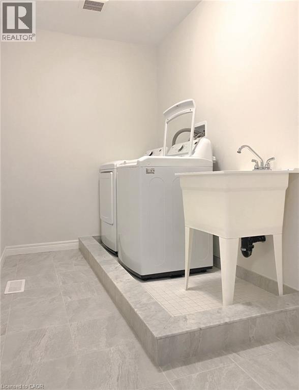 57 Lloyd Davies Way, Binbrook, ON - Indoor Photo Showing Laundry Room