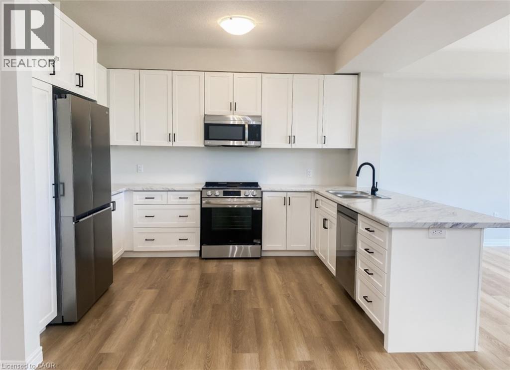 57 Lloyd Davies Way, Binbrook, ON - Indoor Photo Showing Kitchen With Upgraded Kitchen
