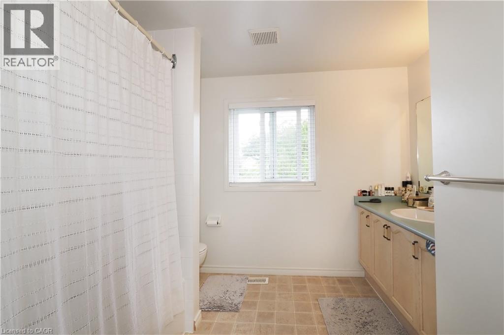 429 Exmoor Street, Waterloo, ON - Indoor Photo Showing Bathroom