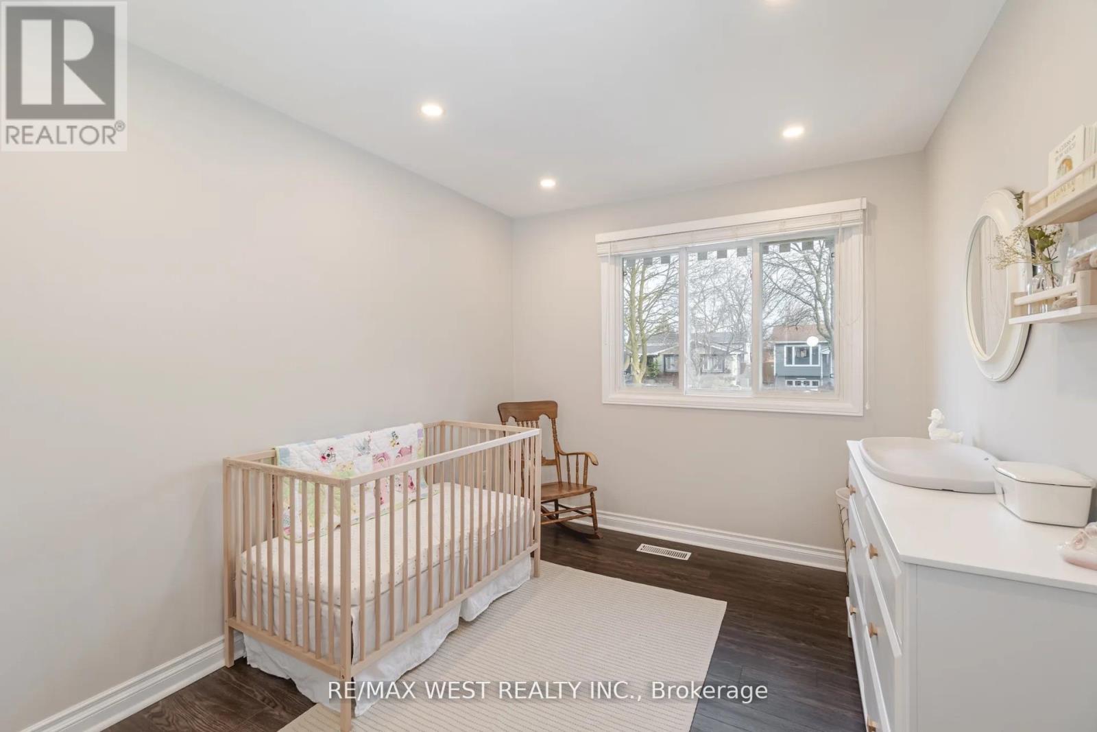 Upper - 75 Wright Crescent, Caledon, ON - Indoor Photo Showing Bedroom