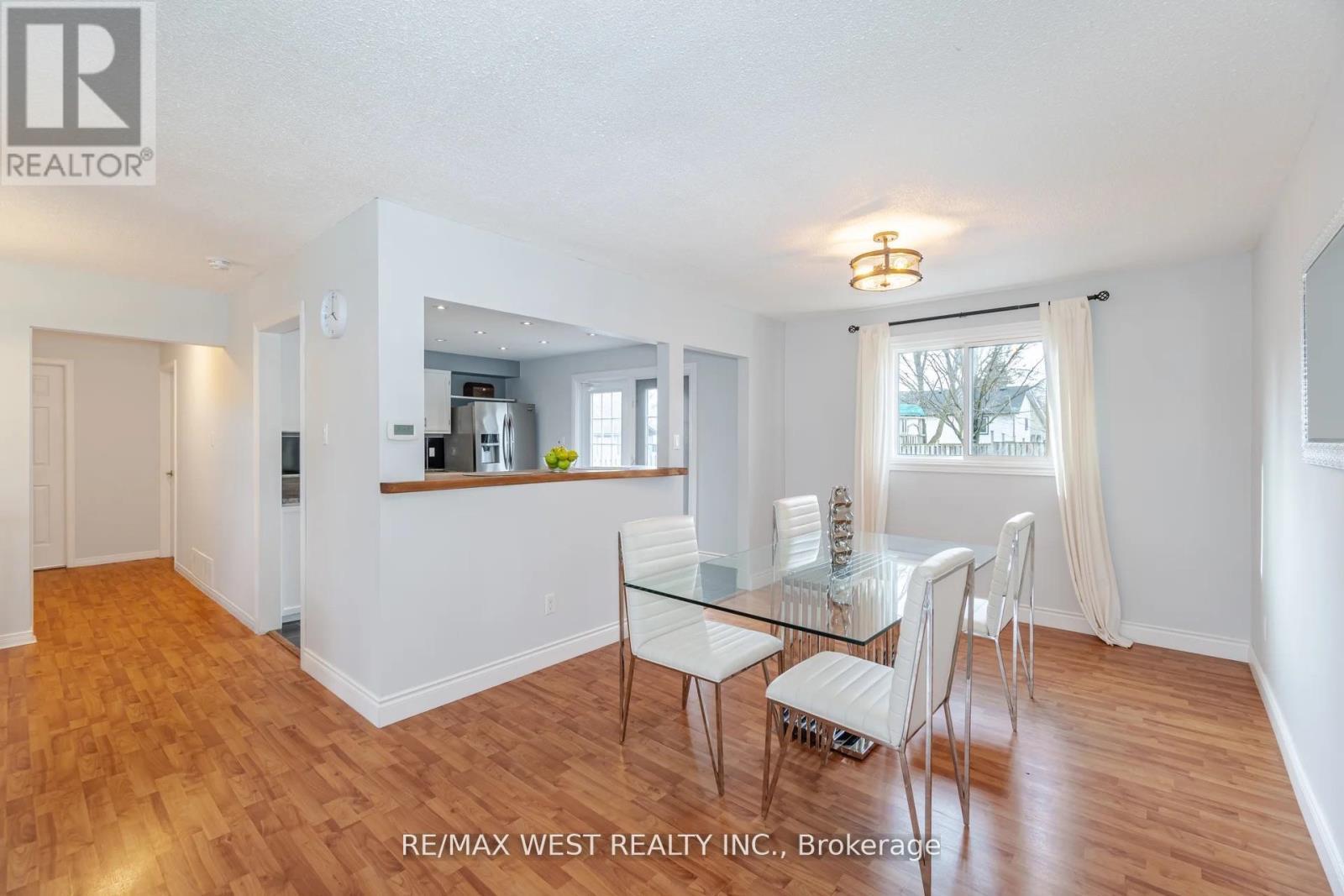 Upper - 75 Wright Crescent, Caledon, ON - Indoor Photo Showing Dining Room