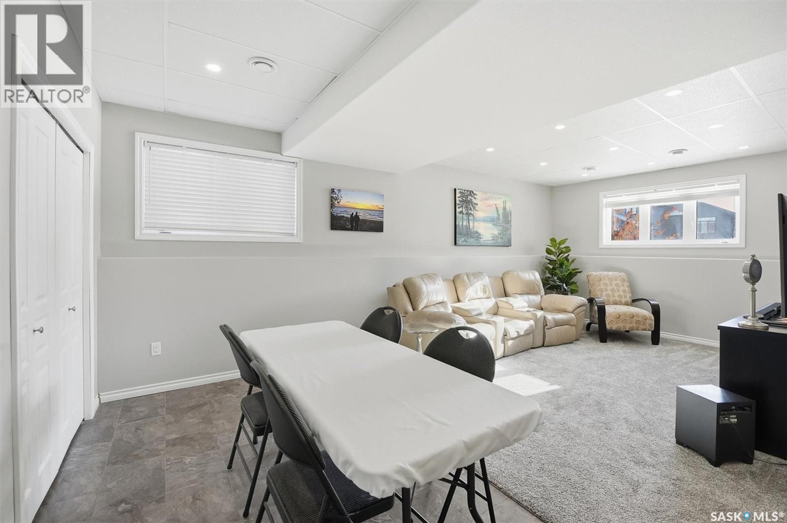 404 Lyle Crescent, Warman, SK - Indoor