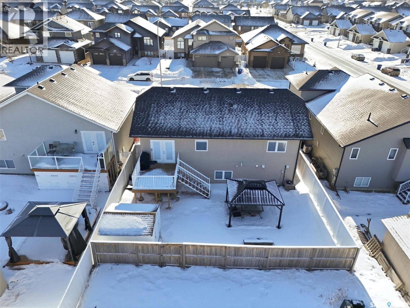 404 Lyle Crescent, Warman, SK - Outdoor