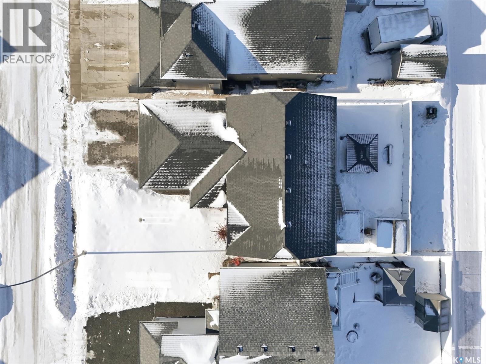 404 Lyle Crescent, Warman, SK - Outdoor