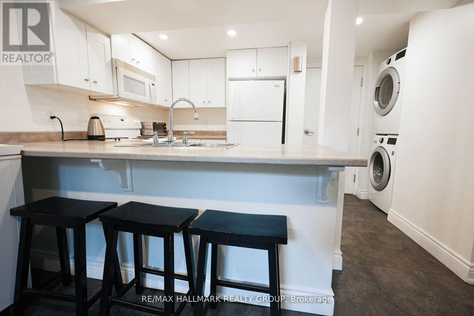 924 Bermuda Avenue, Ottawa, ON - Indoor Photo Showing Other Room