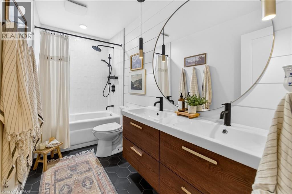 2371 Brookhurst Road, Mississauga, ON - Indoor Photo Showing Bathroom