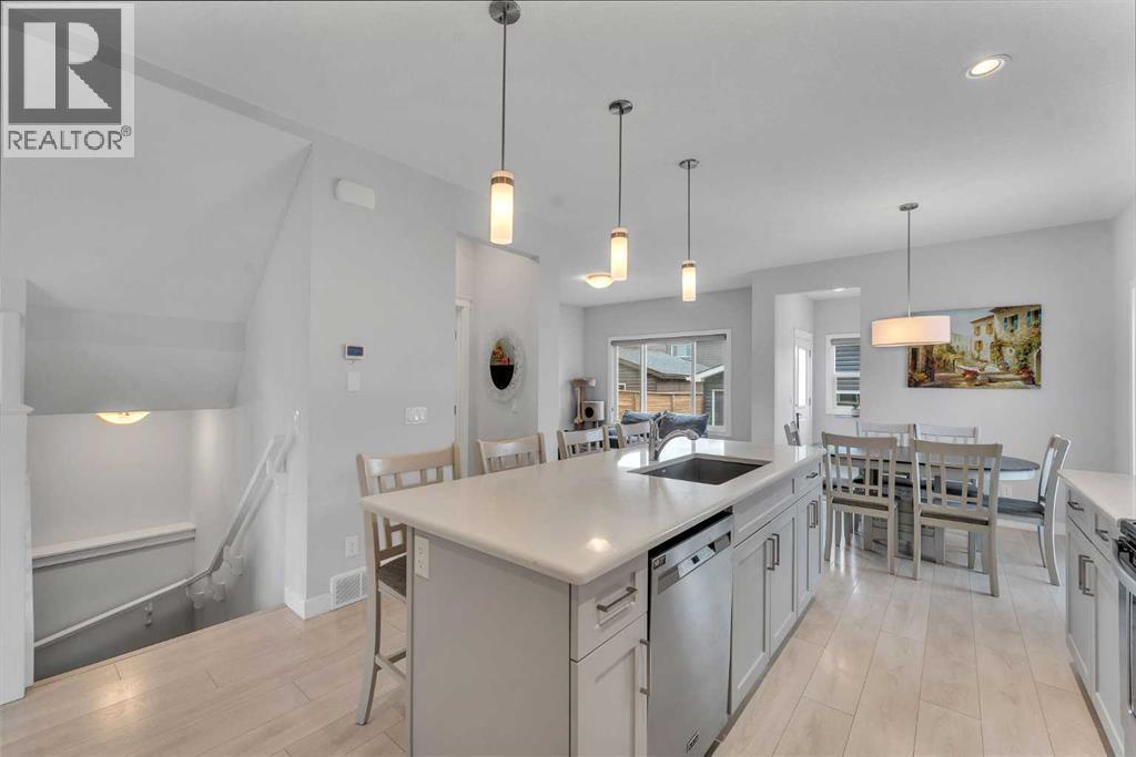 7 Corner Meadows Common Ne, Calgary, AB - Indoor Photo Showing Kitchen With Upgraded Kitchen