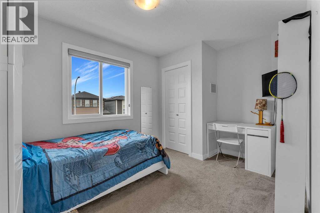 7 Corner Meadows Common Ne, Calgary, AB - Indoor Photo Showing Bedroom